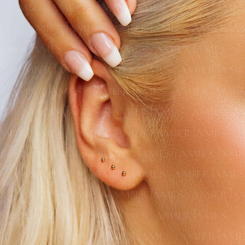 Orecchini a perno piccoli, minuscoli orecchini a perno in oro, orecchini a perno placcati in oro 18 carati, 1,5 mm, 2 mm, 3 mm, orecchini a perno a sfera, piccoli orecchini a perno in oro, orecchini delicati, regalo per lei immagine 5