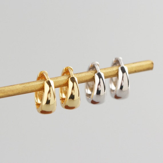 Huggie Hoop Earrings • gold chunky hoop • Sleeper hoop • hoop earrings • silver thick hoop • minimalist hoop • small helix hoop