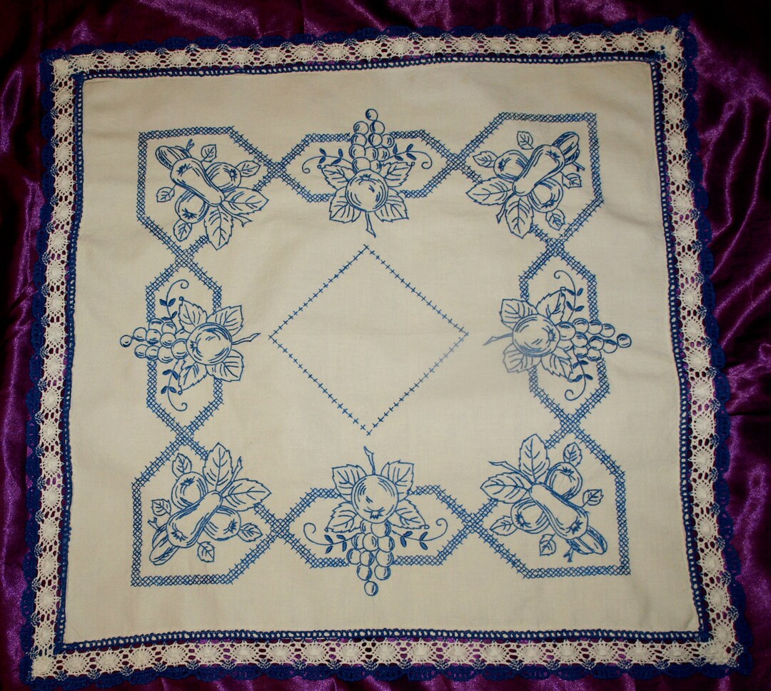 テーブル用品 Hungary embroidery antique tablecloth Vintage Hand Made Hungarian Embroidered Tablecloth From the 70s - Etsy