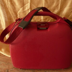 Samsonite Travel bag, Red middle size bag, elegant handbag for Lady