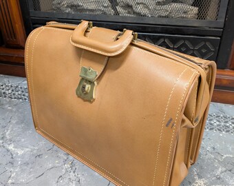 Vintage Beige Leather Briefcase Sturdex Leather craft Brown Legal Doctor Attache Case Suitcase Luggage Retro Business Travel Bag Display