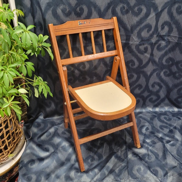 Folding Chair Vintage Mid Century Small Child's Wooden Chair Wood Kid's Toddler Desk Chair Country Farmhouse MCM Furniture Primitive Rustic