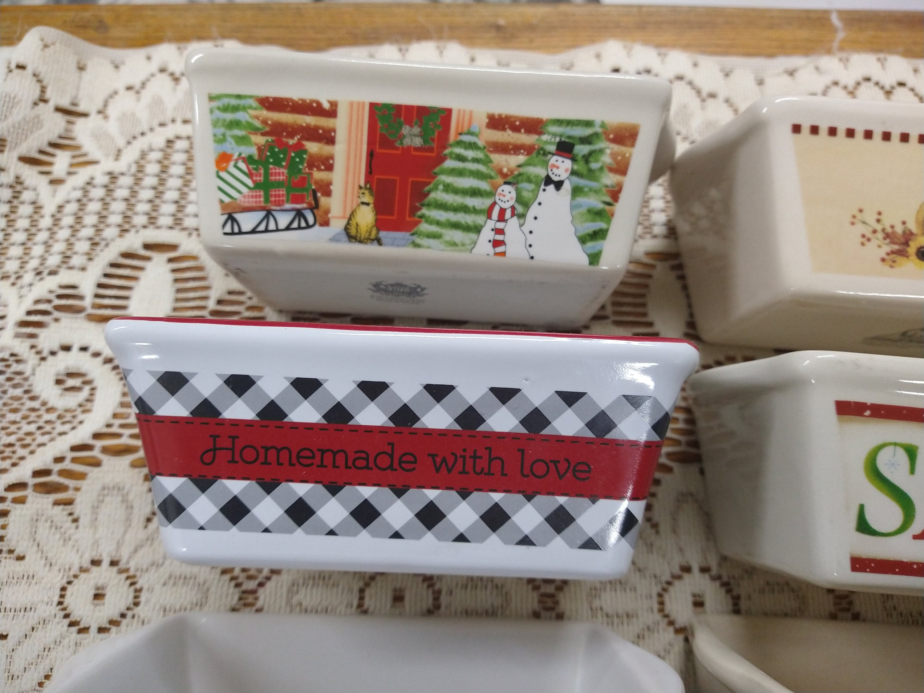 Vintage Garden Ridge Ceramic Mini Loaf Baking Pan in Christmas Theme. Set  of 3 Mini Loaf Pans 