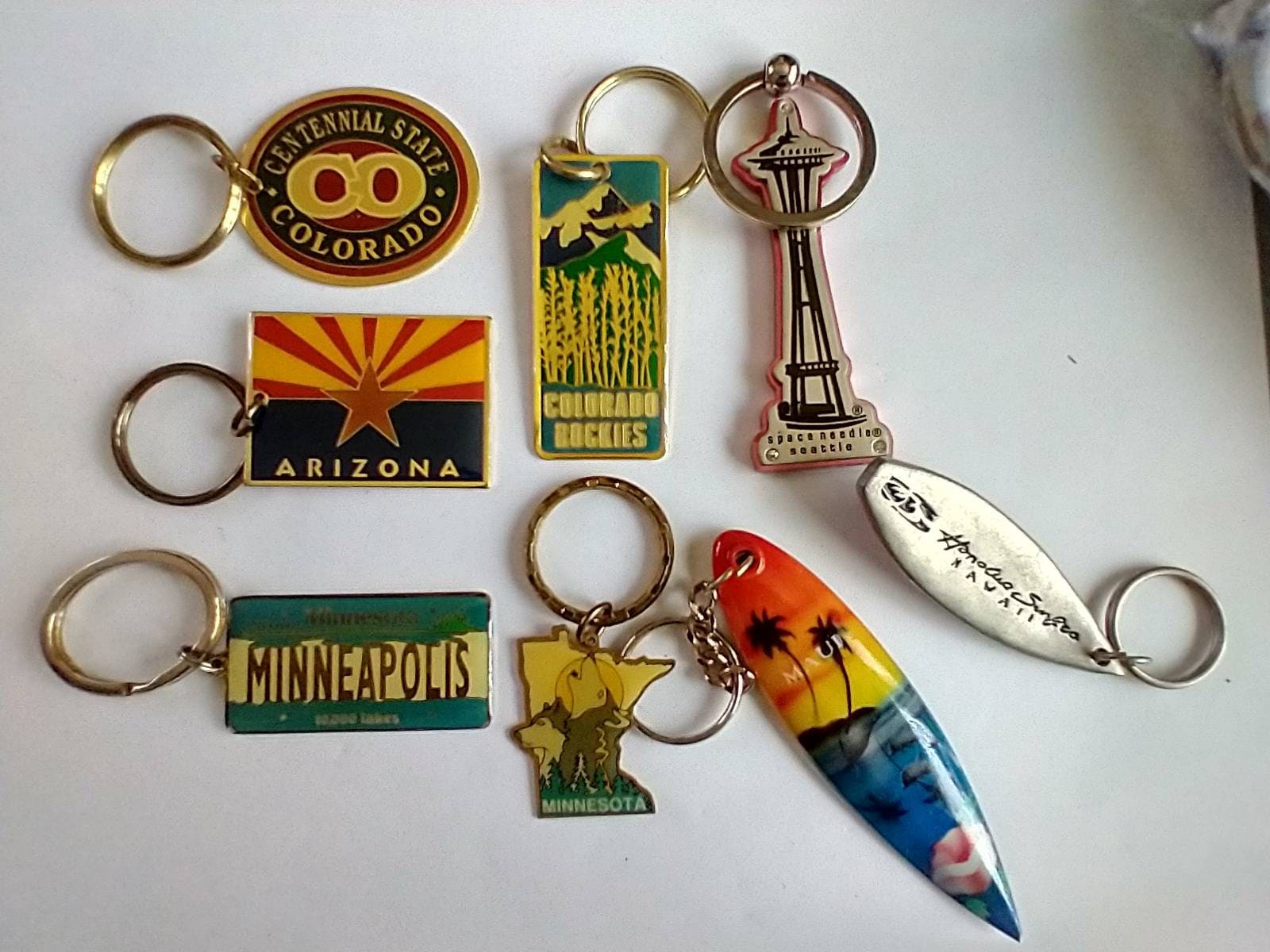 Vintage Keychains Souvenir State Novelty Metal Enamel Hawaii 