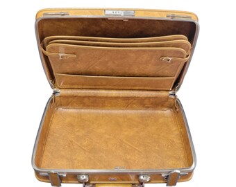 Vintage Briefcase 70's Attache Case Suitcase American Tourister Hard Side Luggage Caramel Brown Retro Business Travel bag Display