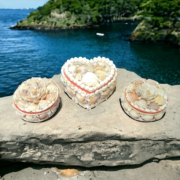 Vintage Sea Shell Trinket Jewelry Box Seashell  Folk Art Beach Coastal Theme Lined Treasure Box Memory Box Lot Small