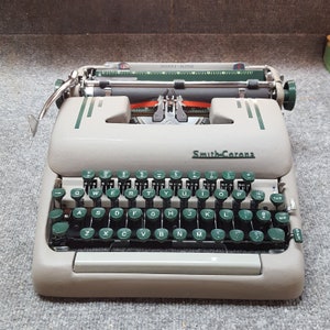 FREE SHIPPING 1954 Smith Corona Silent Super Typewriter Good Working Condition
