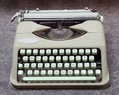 FREE SHIPPING 1959 Hermes Rocket Portable Typewriter Good Working Condition