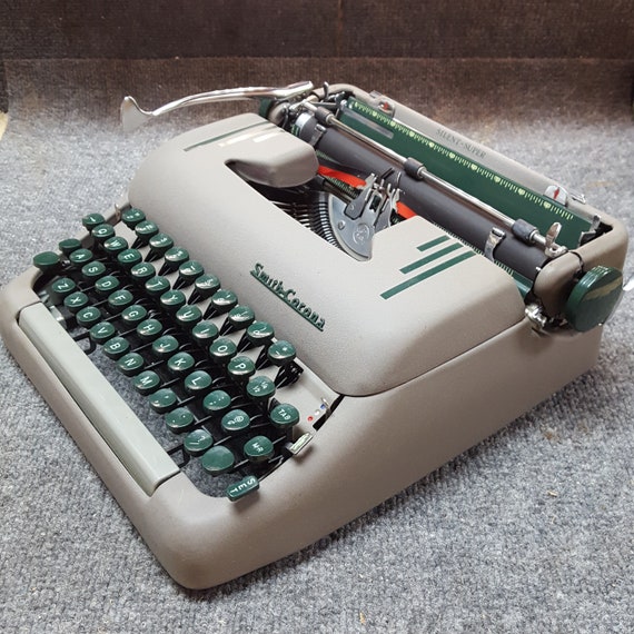 FREE SHIPPING 1954 Smith Corona Silent Super Typewriter Good