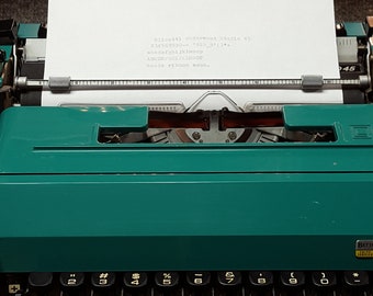 1969 Olivetti Studio 45 Portable Typewriter: Turquoise Teal