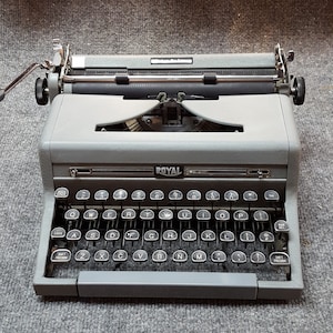 FREE SHIPPING 1950 Royal Quiet Deluxe Portable Typewriter Good Working Condition image 1