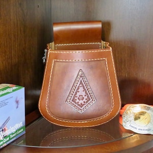 The Dixie Union divided compartment shotshell pouch