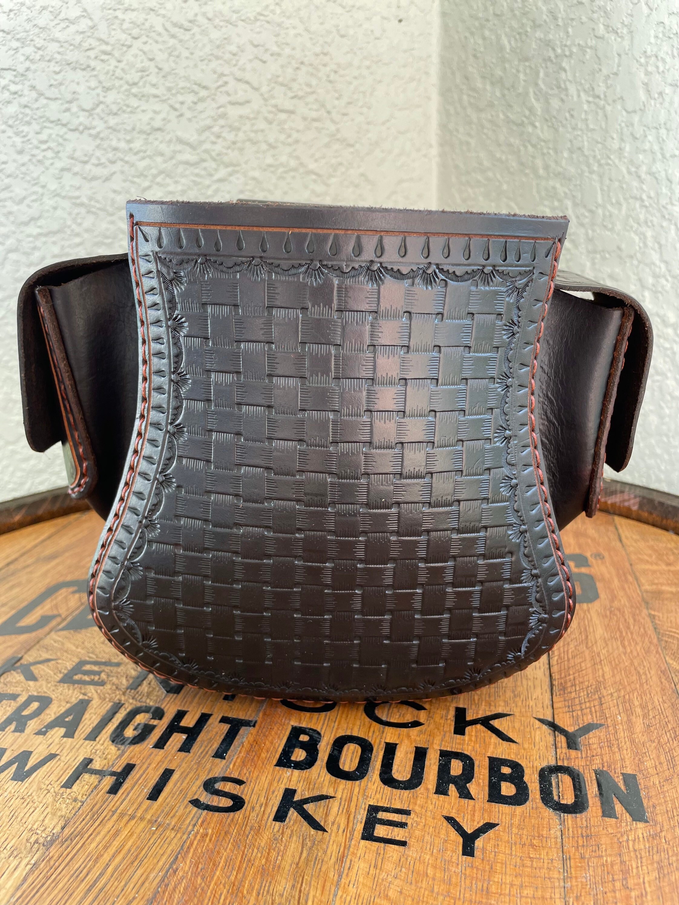 African Game Industries Deluxe Hornback Crocodile & Leather Shotgun Shell Pouch – Black - View #6