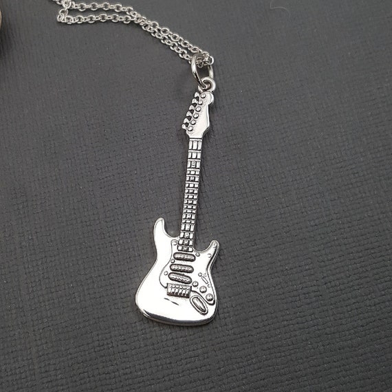 【HYERES LOR】Name rock silver pendant L HYERES LOR] Name rock silver necklace L ネックレス