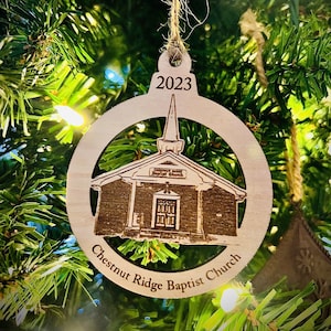 Ornement de Noël d’église en bois gravé personnalisé| Ornement de Noël en bois| Ornement d’église personnalisé| Ornement d’arbre de Noël