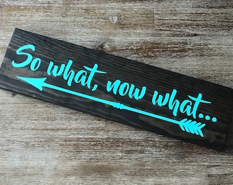 Hängende positive inspirierende Pfeil Affirmation rustikales handbemaltes Holzschild, Holzwanddekor, Holzschild, bemaltes Schild
