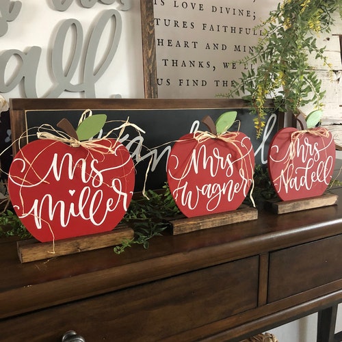 Custom Teacher Apple Sign Teacher Appreciation Teacher Graduation Wood Classroom Decor Customized Sign Wooden Apple New Teacher Gift