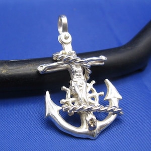 Sterling Silver Diver&#39;s Mariners Cross Pendant of Jesus on Ship Wheel Anchor Wrapped in Rope