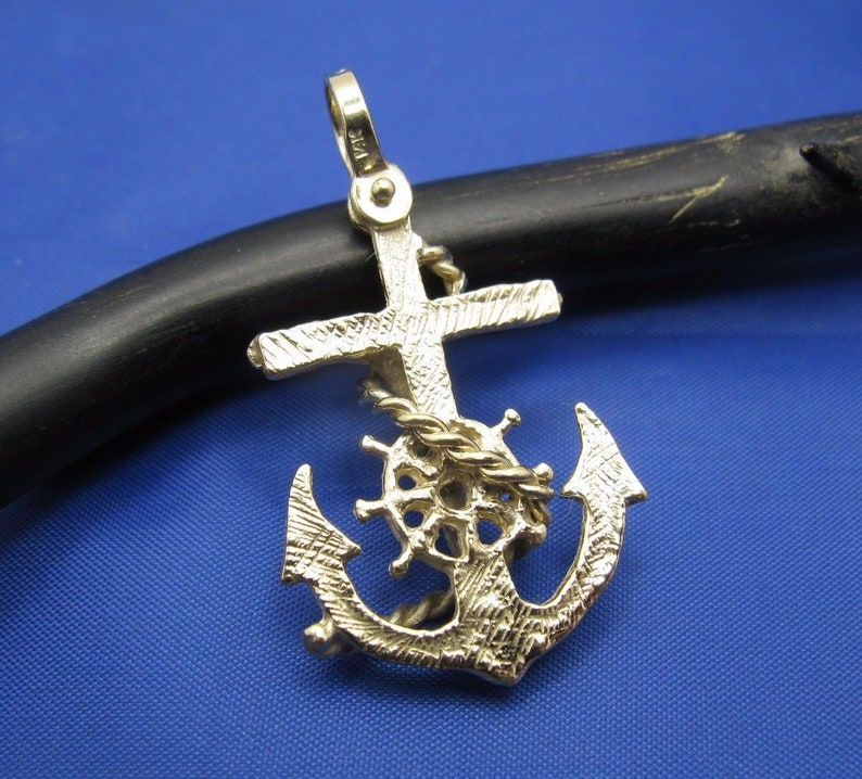 14k Yellow Gold Mariner's Cross Pendant: Jesus on Ship Wheel Anchor - Etsy