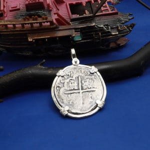 Sterling Silver &quot;4 Reale&quot;  Atocha Reproduction Coin Pirate Coin Pendant