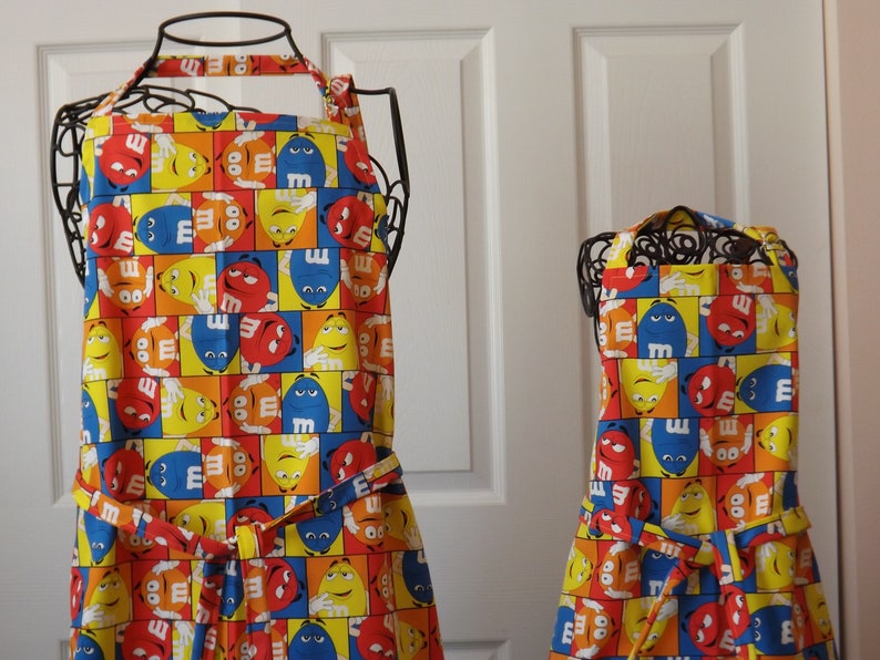 M/&Ms Mommy And Me Apron Sets
