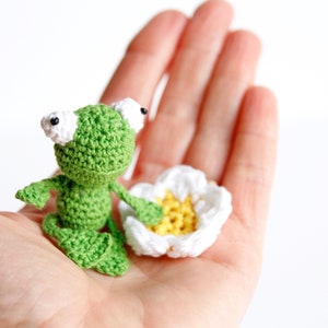 Crochet Frog Pattern • Amigurumi Frog Tutorial • PDF CROCHET PATTERN