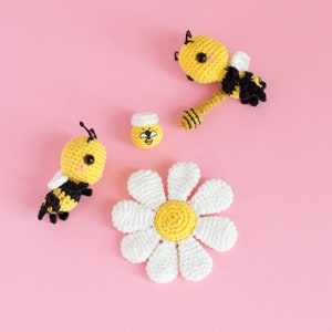 Bee Crochet Pattern • Amigurumi Crochet Bee • Amigurumi Bee Tutorial • PDF Crochet Tutorial