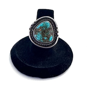 Size 6.75  Vintage Nevada Turquoise Sterling Silver Ring (A052)