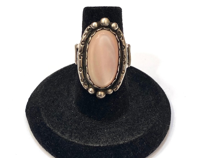 Size 5.5, Sterling Silver & Pink Mother of Pearl Ring, Unsigned, A146