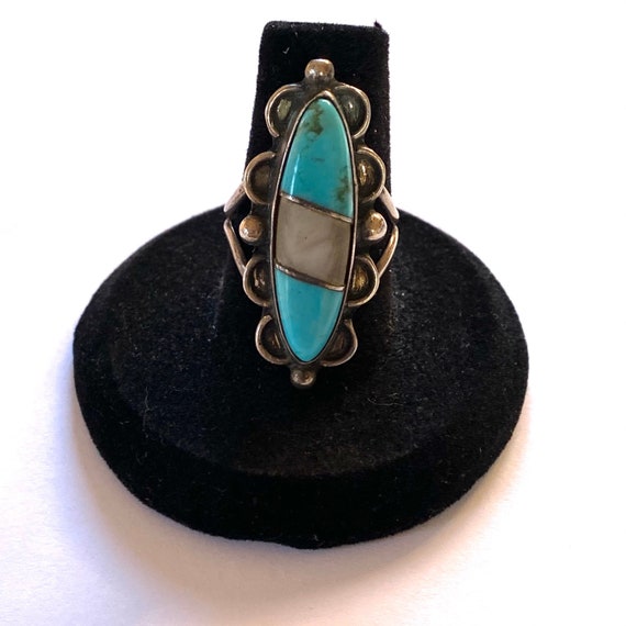 Size 7.5 Vintage Navajo Sterling Silver Turquoise & MOP Ring (A080)