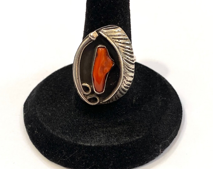 Size 7 Vintage Sterling Silver & Mediterranean Coral Shadowbox Ring, A114