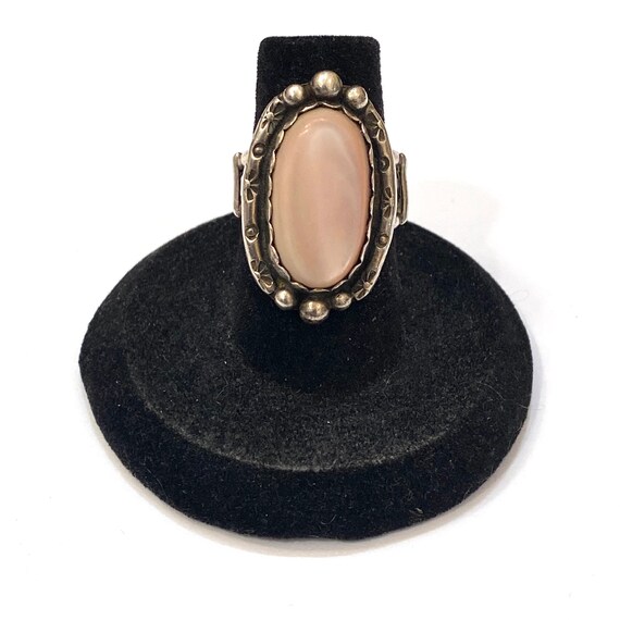 Size 5.5, Sterling Silver & Pink Mother of Pearl Ring, Unsigned, A146