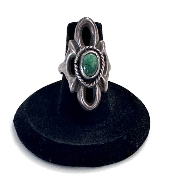 Old Vintage Sand Cast Sterling Silver & Green Turquoise Ring Size 6. (A027)