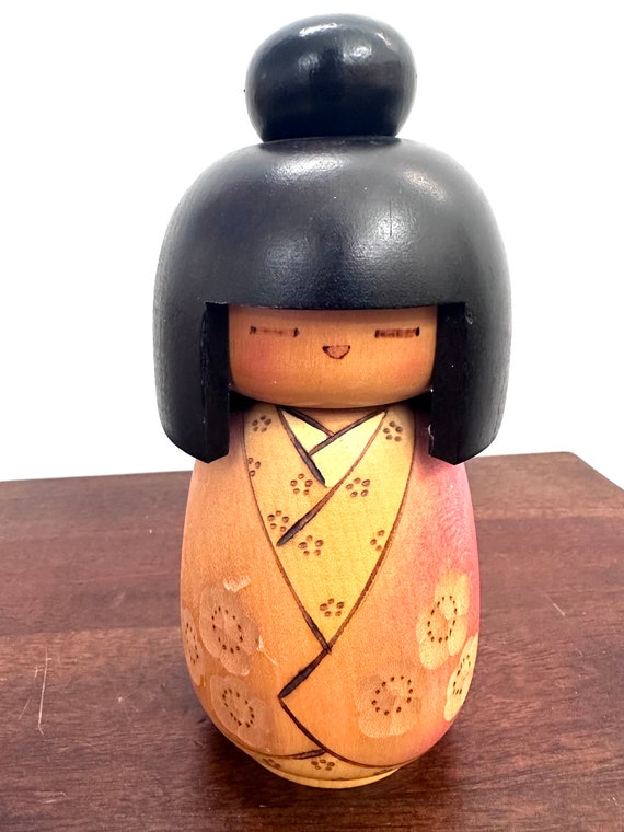 6.5'' Kokeshi Doll/ Vintage Japanese Art/ Handmade / Wood Carved Girl Doll