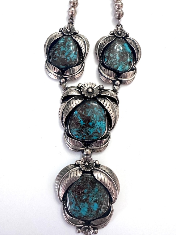 Vintage Native American Sterling Silver & Bisbee Turquoise Detailed Squash Blossom Choker Necklace