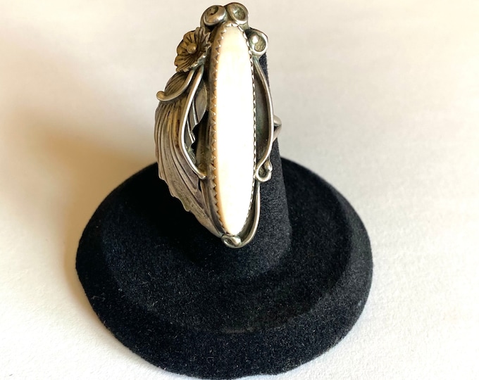 Sz 7 Delicate Vintage Native American Sterling Silver Mother of Pearl Ring #A061