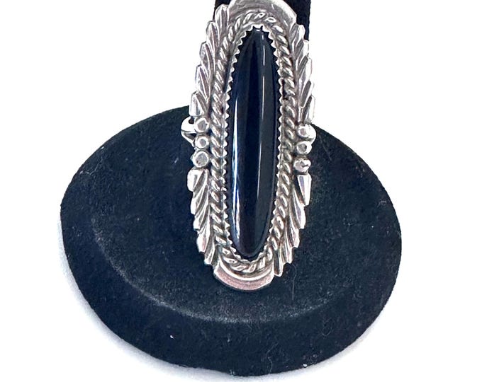 Vintage  Sterling Navajo Black Onyx Elongated Ring Size 7 (A059)