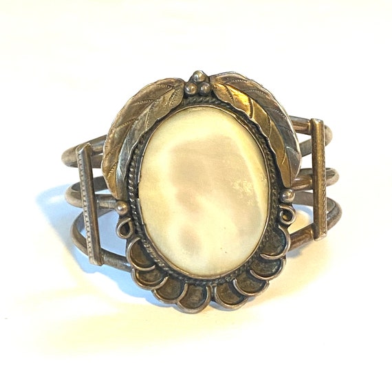 Vintage Sterling Silver & Mother of Pearl Cuff Bracelet, 61 Grams, Navajo Bracelet B032