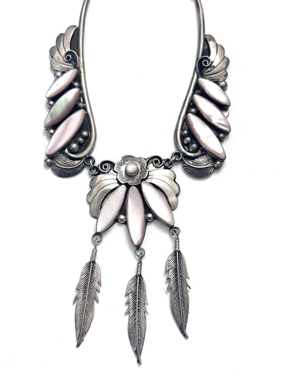 Intricate Vintage Navajo Sterling Silver Mother of Pearl Pendant Necklace (N033)
