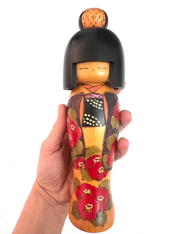 9.25 '' 高見沢一夫 日本のこけし、椿の着物 - Etsy 日本