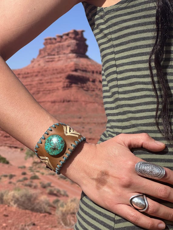Adjustable Leather Cuff with Chrysocolla / Unisex Leather Bracelet, Leather Cuff