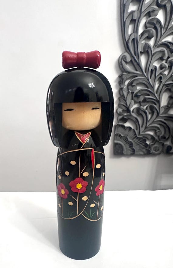 Kokeshi Doll /Vintage Japanese Art/ Handmade / Wooden Girl Doll