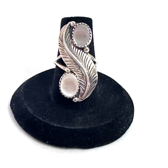 Size 6.25 Vintage Sterling Silver Two Stone Mother of Pearl Navajo Ring Leaf (A047)