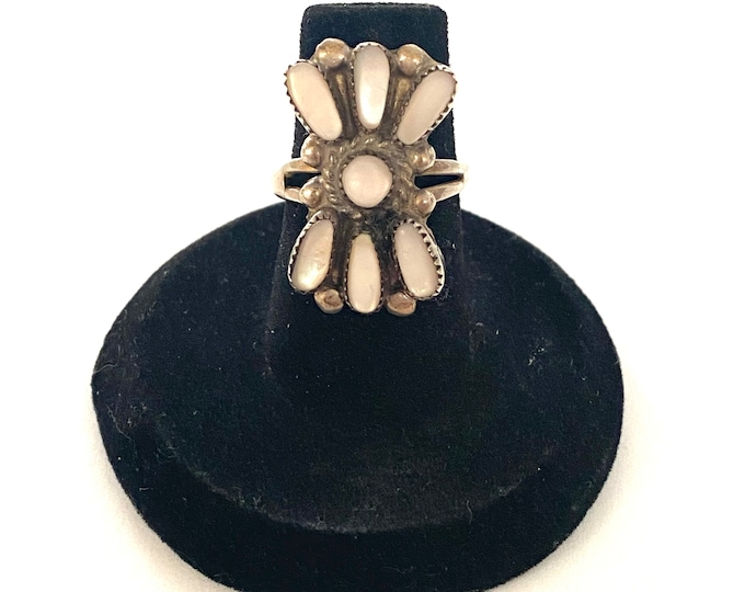 Size 5.25  Zuni Vintage Sterling Silver Cluster Mother of Pearl Ring A043
