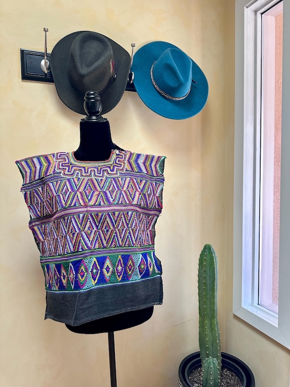 Vintage Guatemalan Poncho, Embroidered Fabric, Guatemalan Huipil, Ethnic Top, Wall Decor