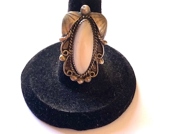 Sz 6.25 Vintage Navajo Native American Sterling Silver & Mother of Pearl Ring, A156