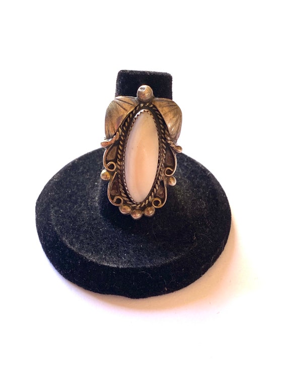 Sz 6.25 Vintage Navajo Native American Sterling Silver & Mother of Pearl Ring, A156