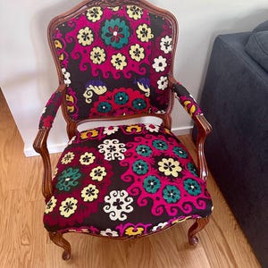 Suzani Victorian Style Arm Chair,  Bold & Unique Design, Pick Up Only!