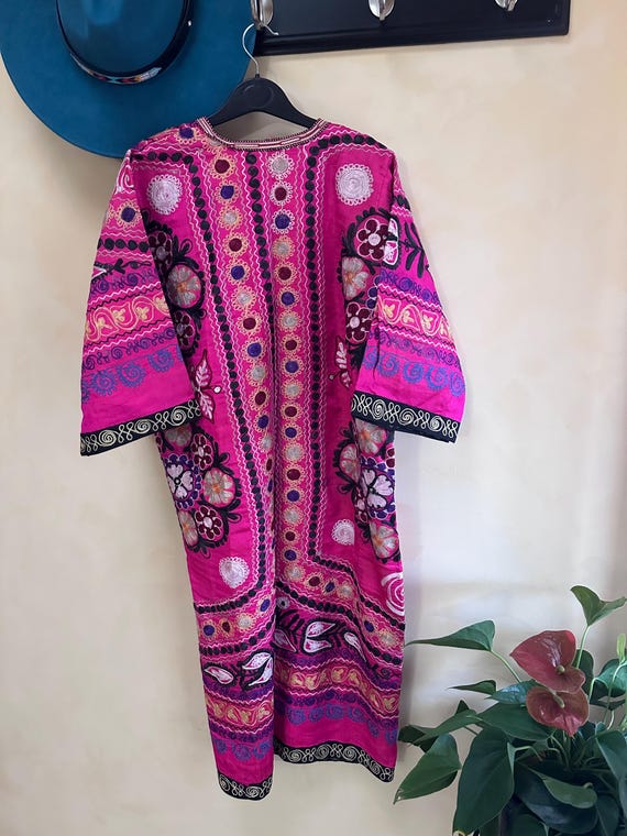 Uzbek Vintage Fully Embroidered Kimono Coat Size M, Suzani Robe Dress