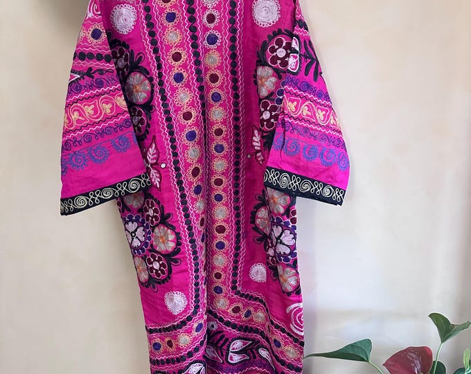 Uzbek Vintage Fully Embroidered Kimono Coat Size M, Suzani Robe Dress